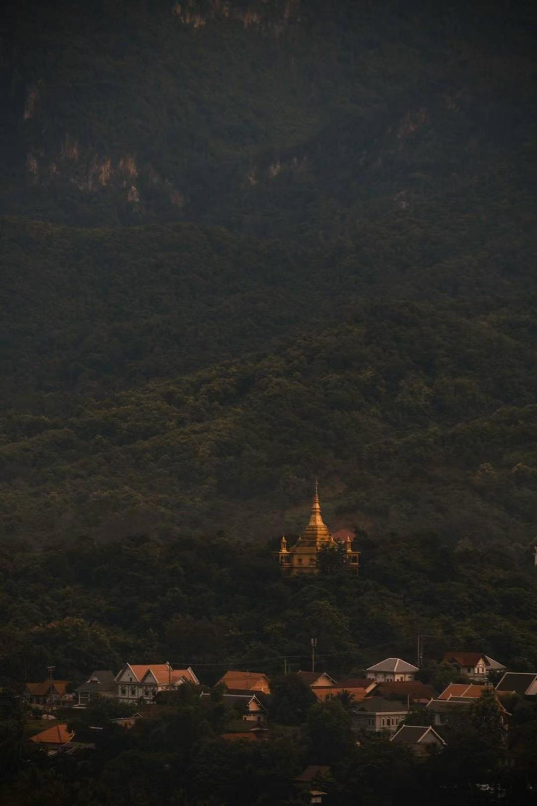 Moukdavan Guesthouse 루앙프라방 외부 사진