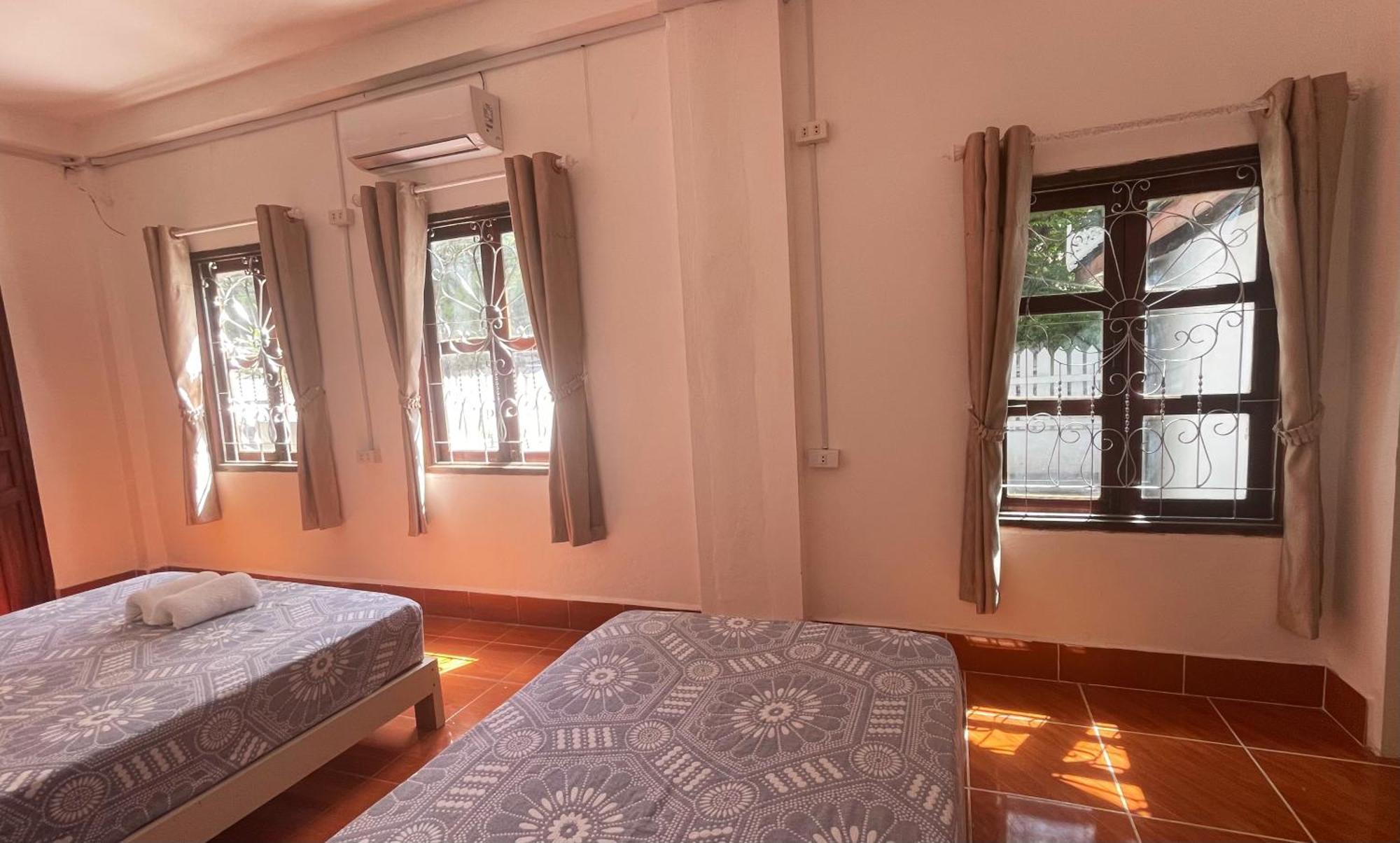Moukdavan Guesthouse 루앙프라방 외부 사진